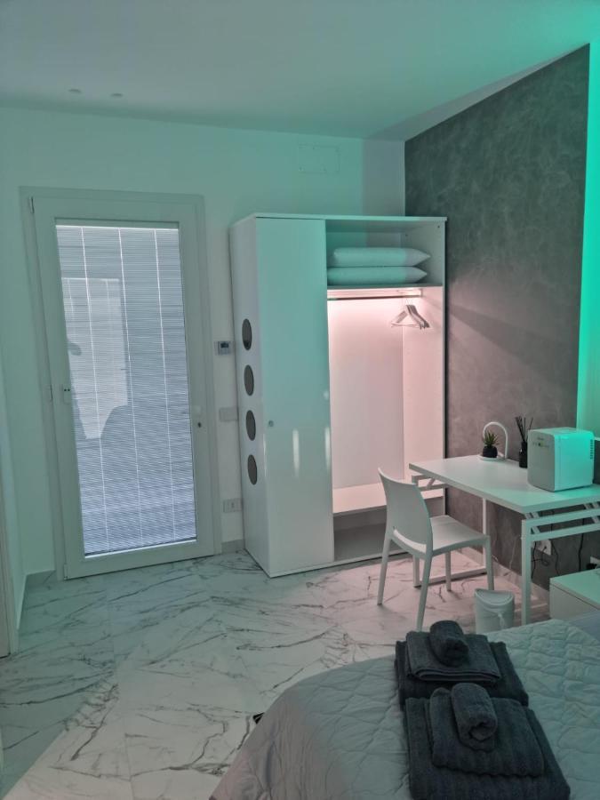Lci Deluxe Rooms San Cataldo  Buitenkant foto
