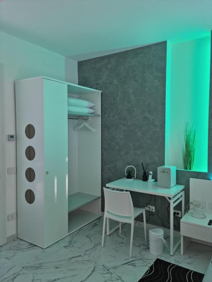 Lci Deluxe Rooms San Cataldo  Buitenkant foto